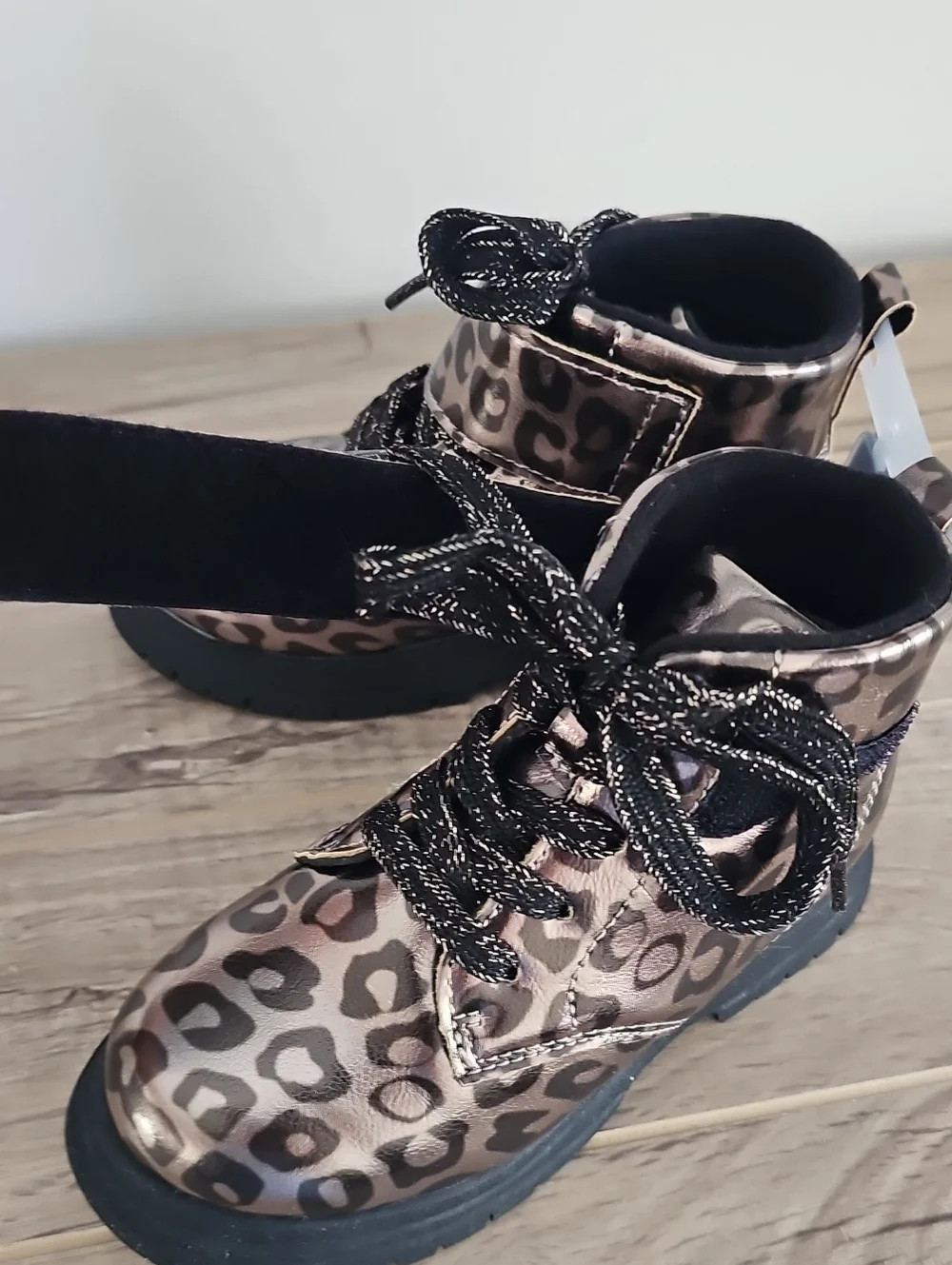 Oshkosh B'gosh Toddler Girls Cheetah Print Lace-up Boots Size 9